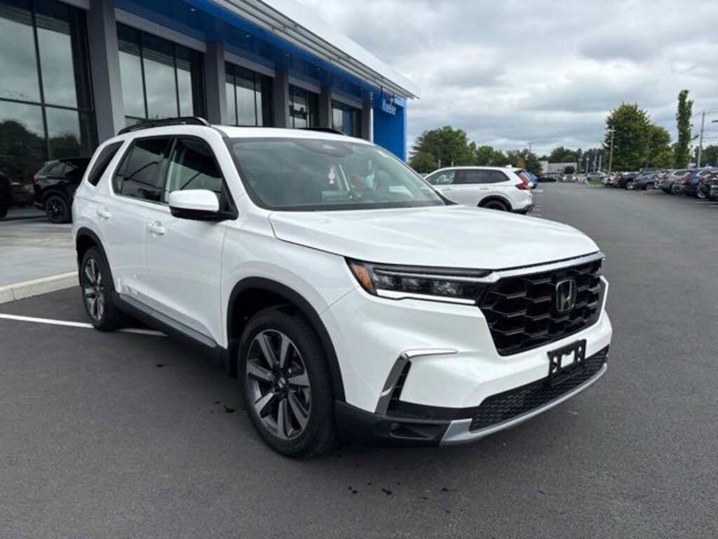 Used 2025 Honda Pilot Touring SUV