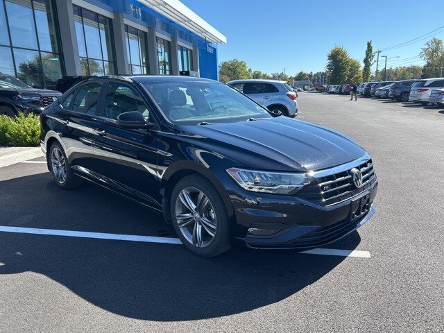 2020 Volkswagen Jetta R-Line photo 2