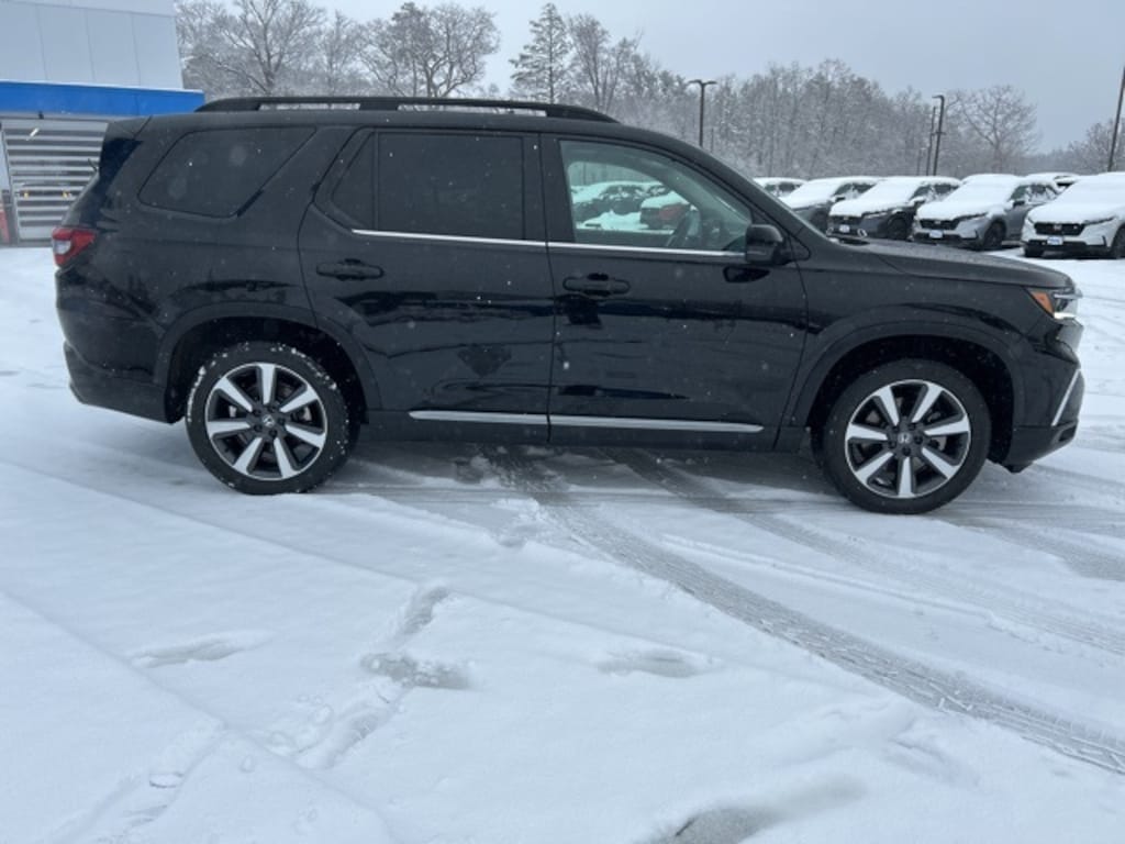 Certified 2024 Honda Pilot Touring SUV