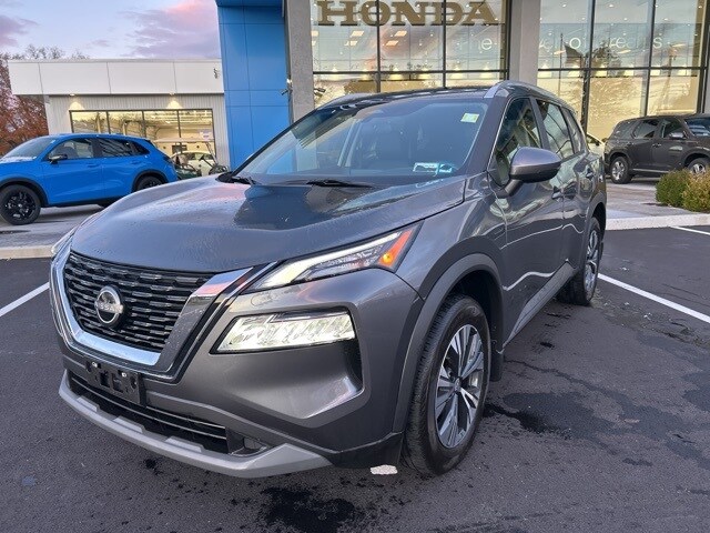 2023 Nissan Rogue SV photo 2