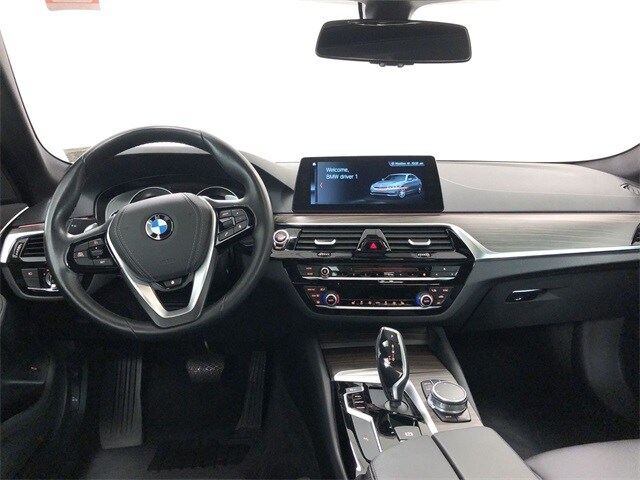 2018 BMW 530i xDrive 10