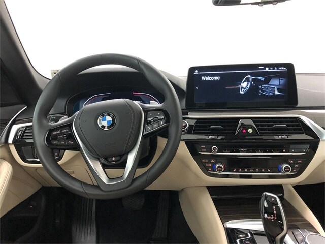 2021 BMW 530i xDrive 10