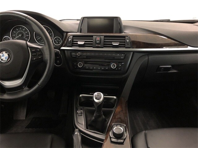 2015 BMW 335i xDrive w/South Africa 26