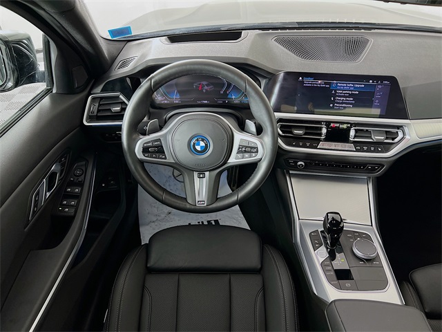 2022 BMW 330e 330e xDrive 21