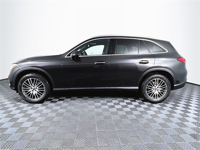 2023 Mercedes-Benz GLC 300 4MATIC 3