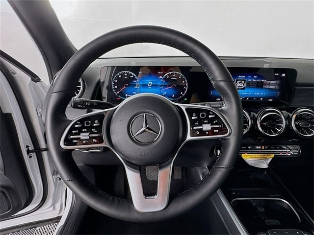 2023 Mercedes-Benz GLB 250 4MATIC 12