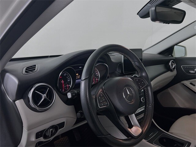 2018 Mercedes-Benz GLA 250 4MATIC 8
