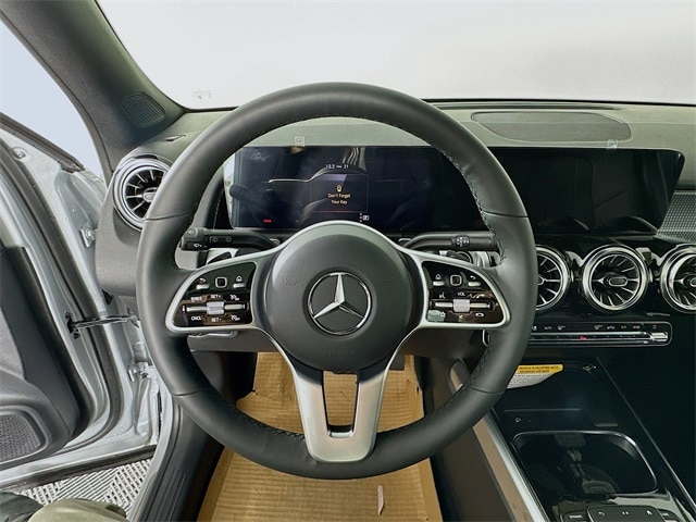 2023 Mercedes-Benz GLB 250 4MATIC 12