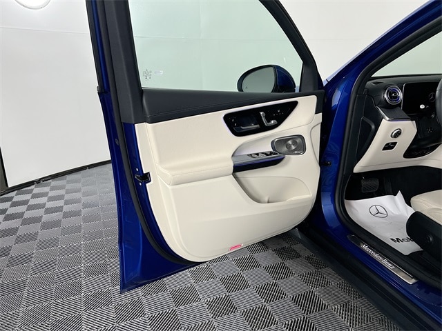 2023 Mercedes-Benz GLC 300 4MATIC 16