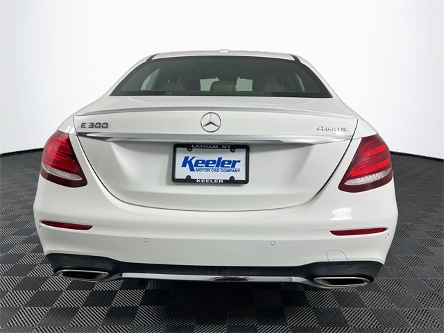 2017 Mercedes-Benz E-Class E 300 4MATIC 5