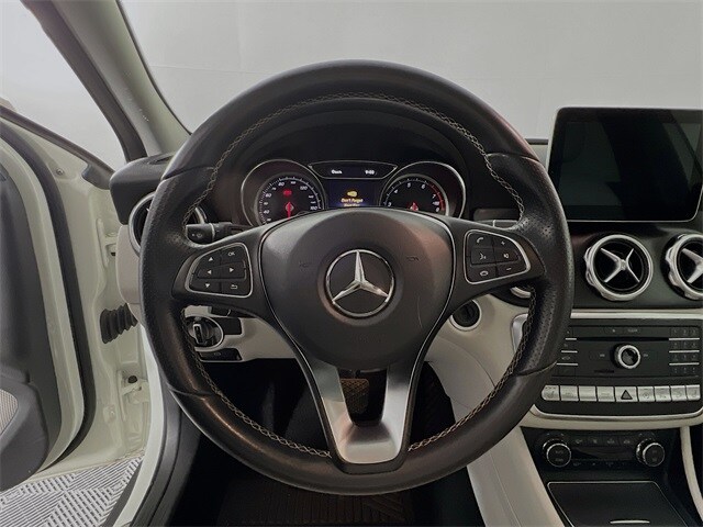 2018 Mercedes-Benz GLA 250 4MATIC 9