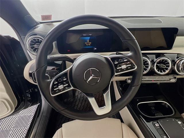 2023 Mercedes-Benz CLA 250 4MATIC 10