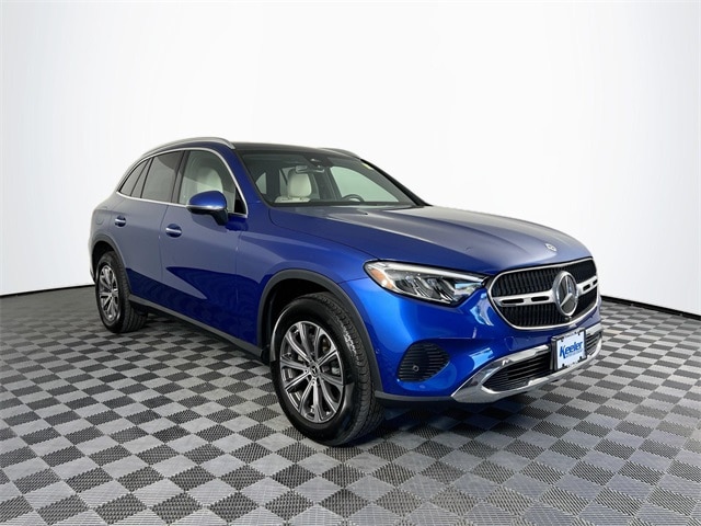 2023 Mercedes-Benz GLC 300 4MATIC 8