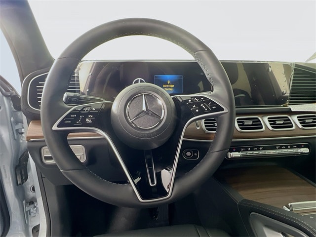 2024 Mercedes-Benz GLS 450 4MATIC 12