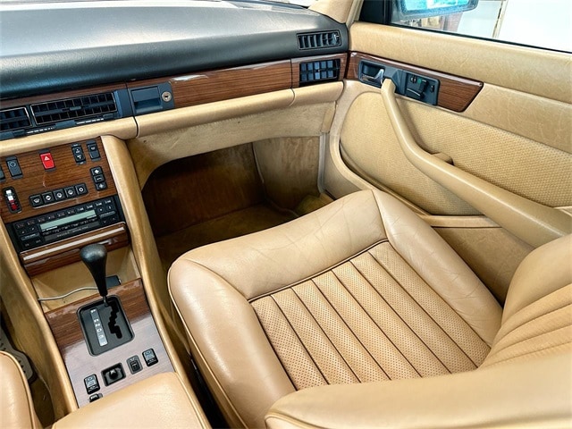 1986 Mercedes-Benz 300-Class 300 SDL 19