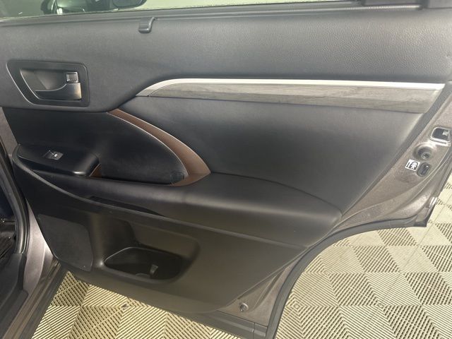 2019 Toyota Highlander Limited - Photo 19