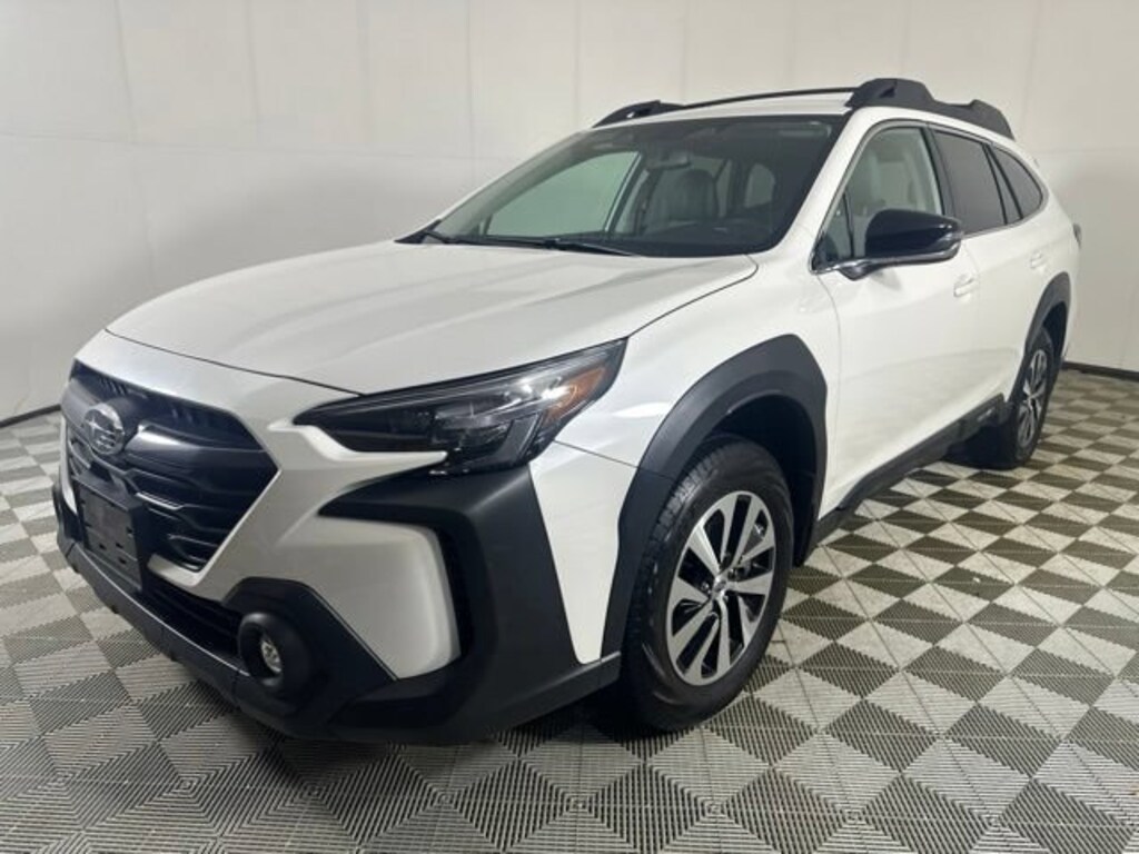 Used 2025 Subaru Outback Premium SUV