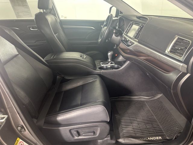 2019 Toyota Highlander Limited - Photo 22