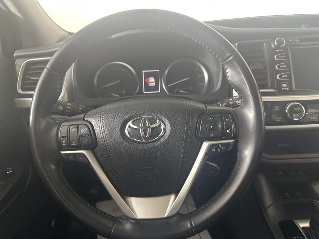 2019 Toyota Highlander Limited - Photo 16