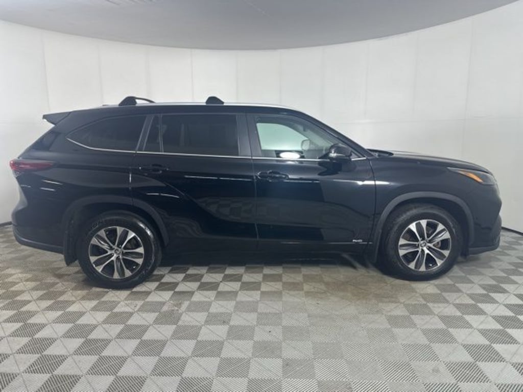 Certified 2023 Toyota Highlander Hybrid XLE SUV