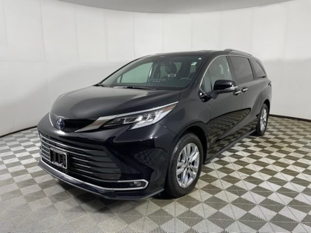 Certified 2025 Toyota Sienna Limited 7 Passenger Van Passenger Van