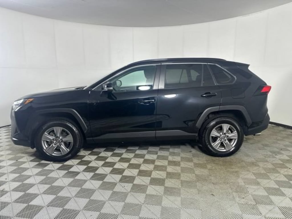 Used 2022 Toyota RAV4 XLE SUV