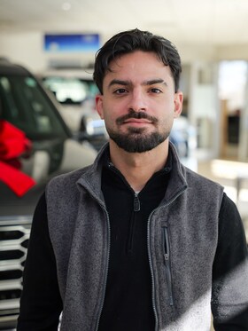 Staff member Ronald Roman from ID_60a5d9