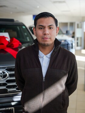 Staff member Eric Guahco-Quito from ID_60a5d9