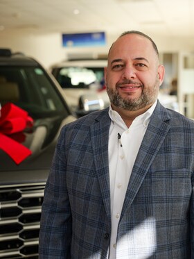 Staff member Carlos Costa from ID_60a5d9