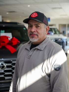 Staff member Wendell Guadalupe from ID_32403e