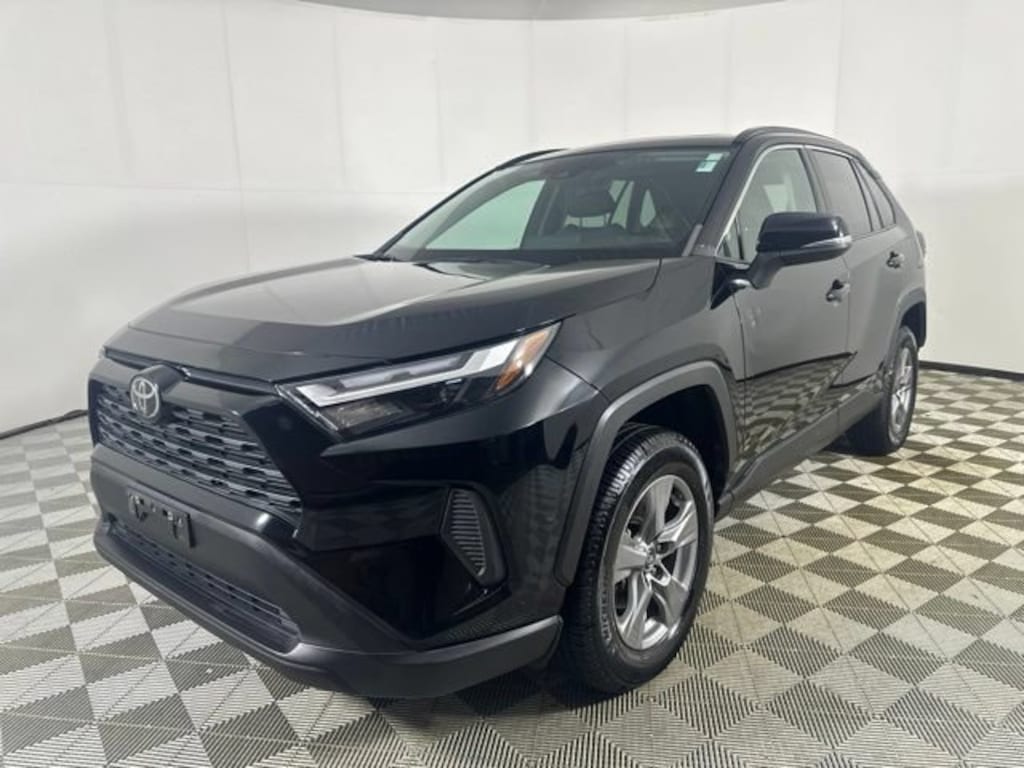 Used 2022 Toyota RAV4 XLE SUV