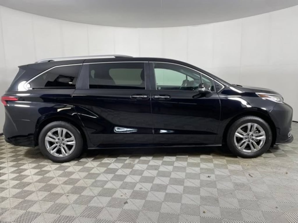 Certified 2025 Toyota Sienna Limited 7 Passenger Van Passenger Van