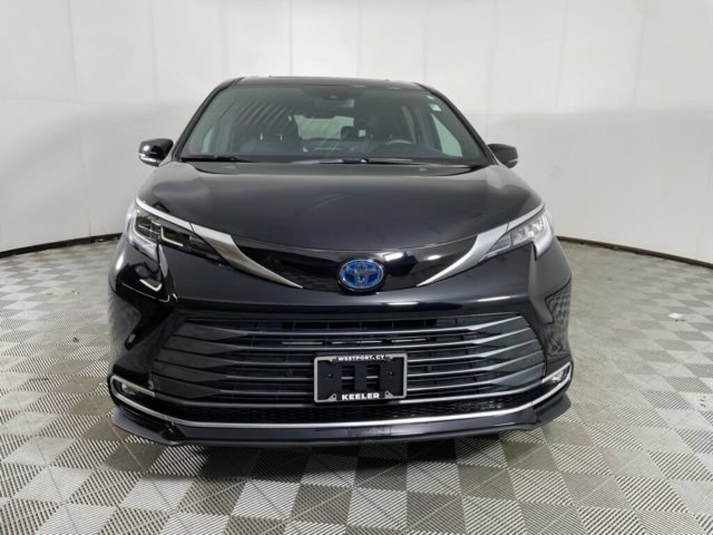 Certified 2025 Toyota Sienna Limited 7 Passenger Van Passenger Van