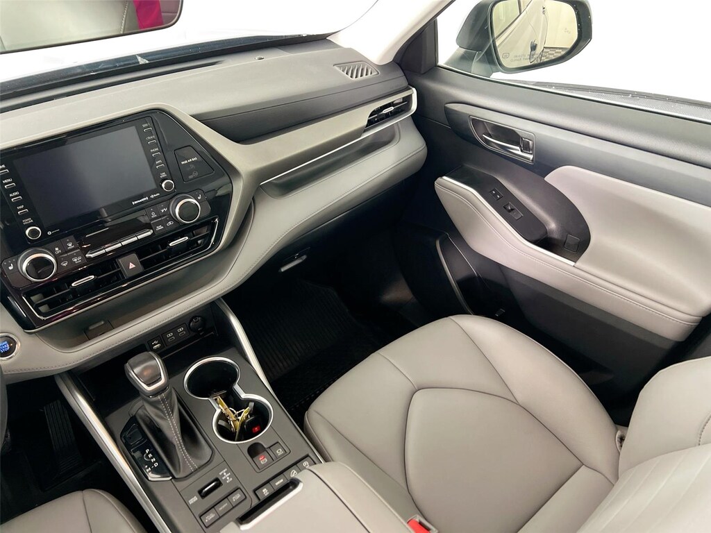 Used 2022 Toyota Highlander XLE SUV