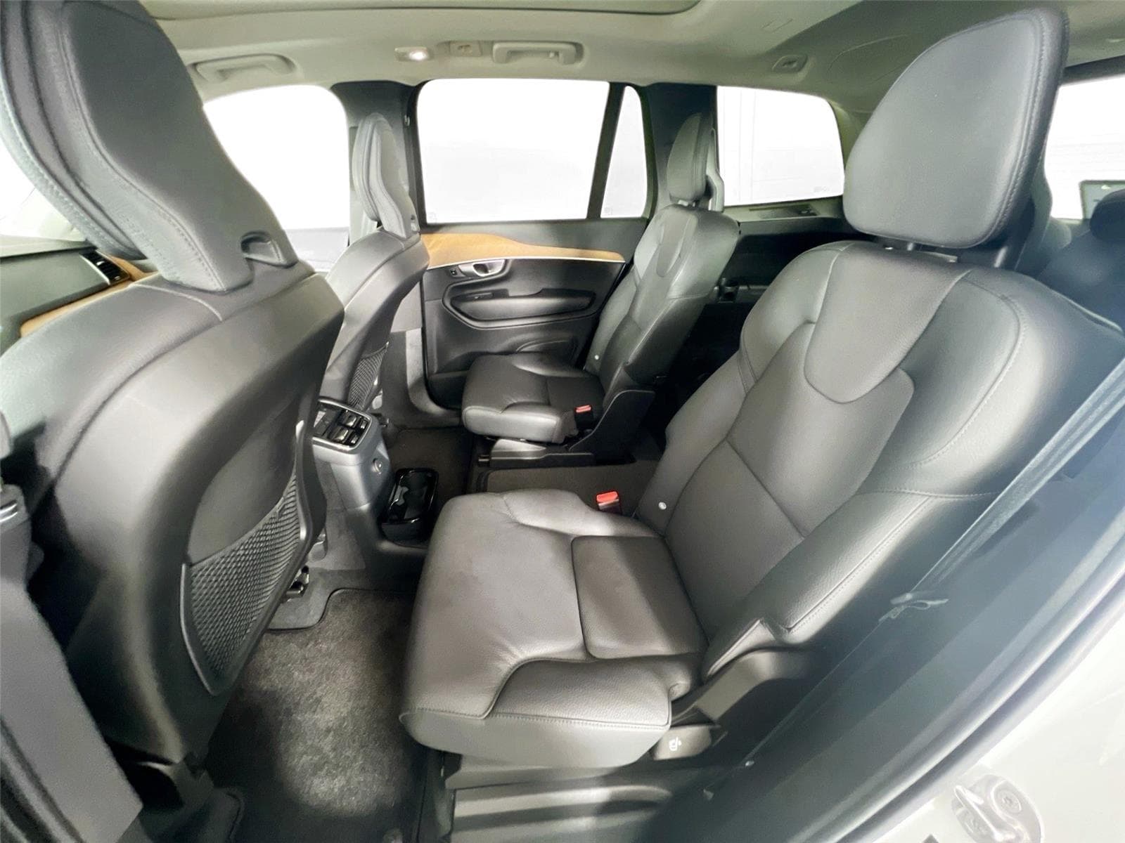 2024 Volvo XC90 Plus - Photo 24