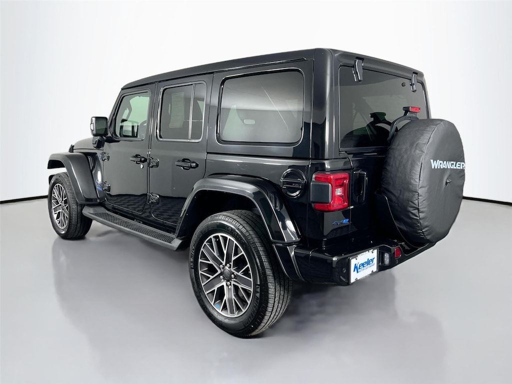 Used 2022 Jeep Wrangler Unlimited 4xe Sahara SUV