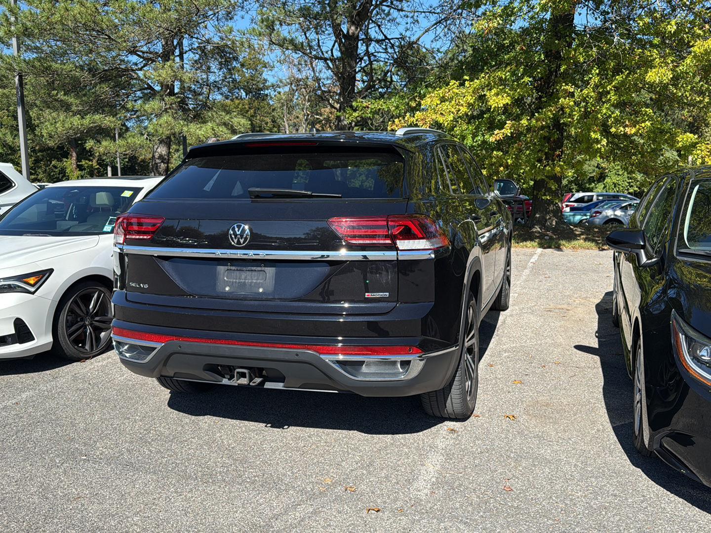 2020 Volkswagen Atlas Cross Sport V6 SEL Premium photo 3