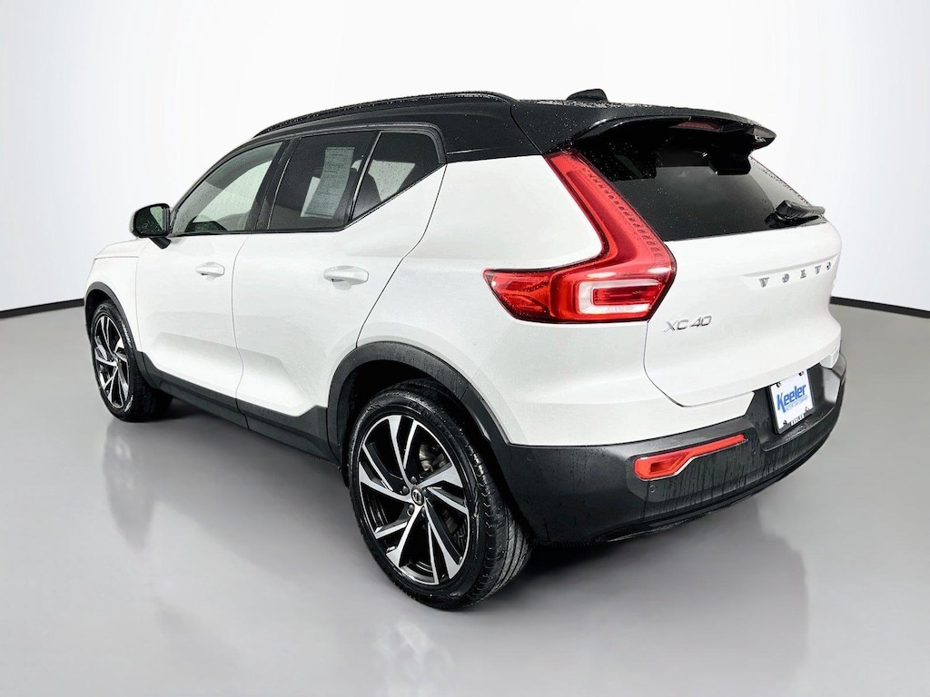 Used 2022 Volvo XC40 T5 AWD R-Design SUV
