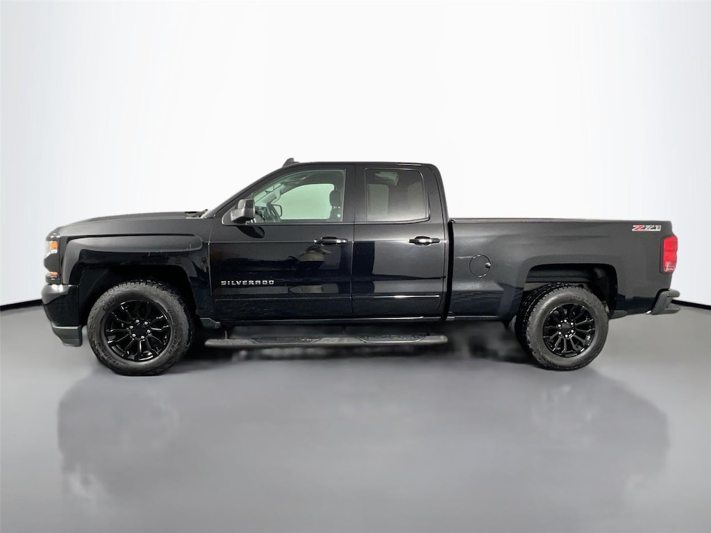 Used 2017 Chevrolet Silverado 1500 LT w/1LT Truck Double Cab