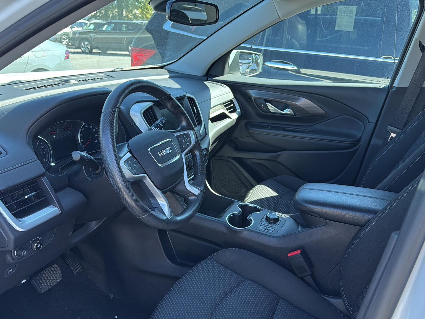 2022 Gmc Terrain SLE photo 2