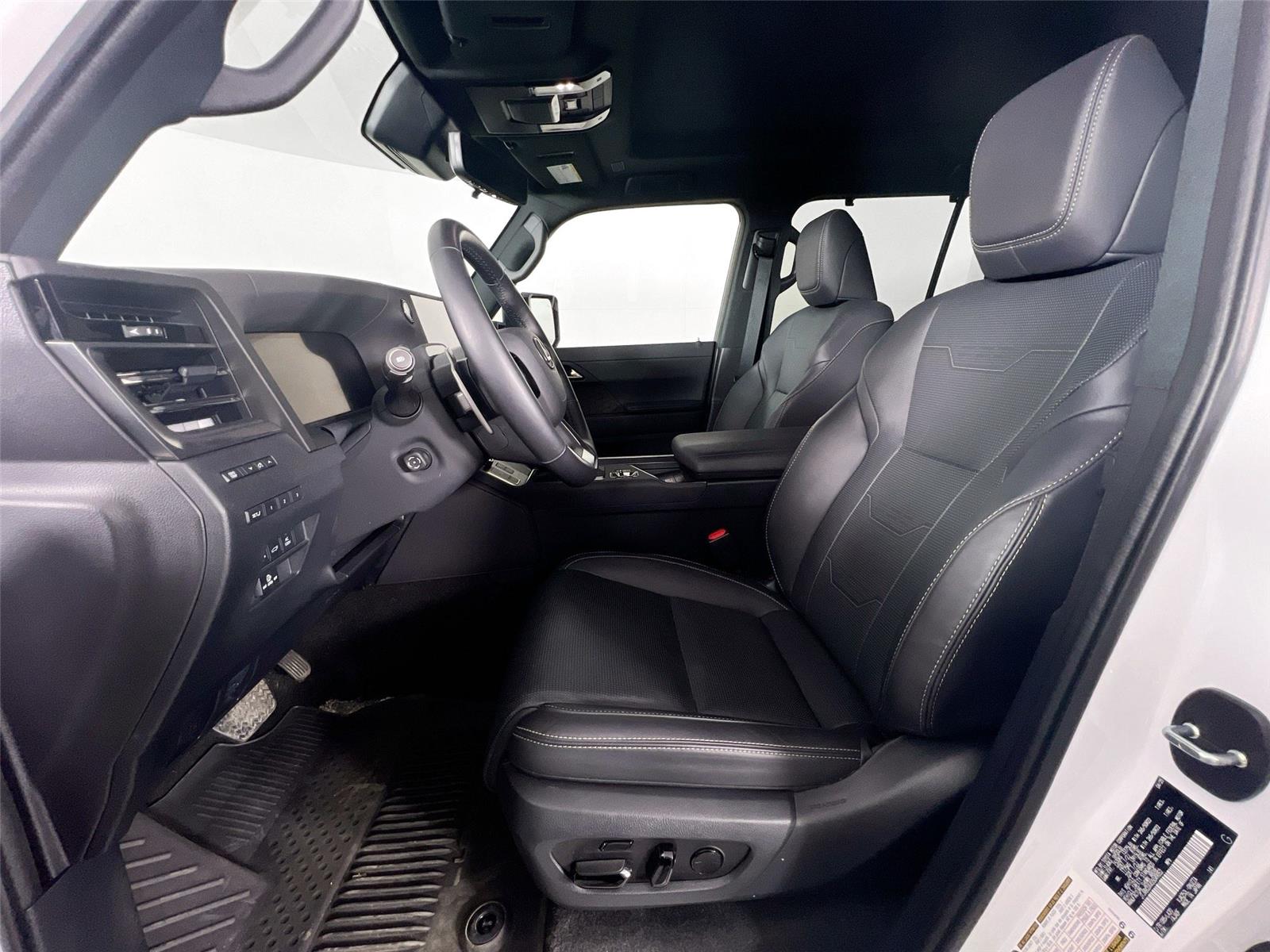 2025 Lexus GX Luxury - Photo 20