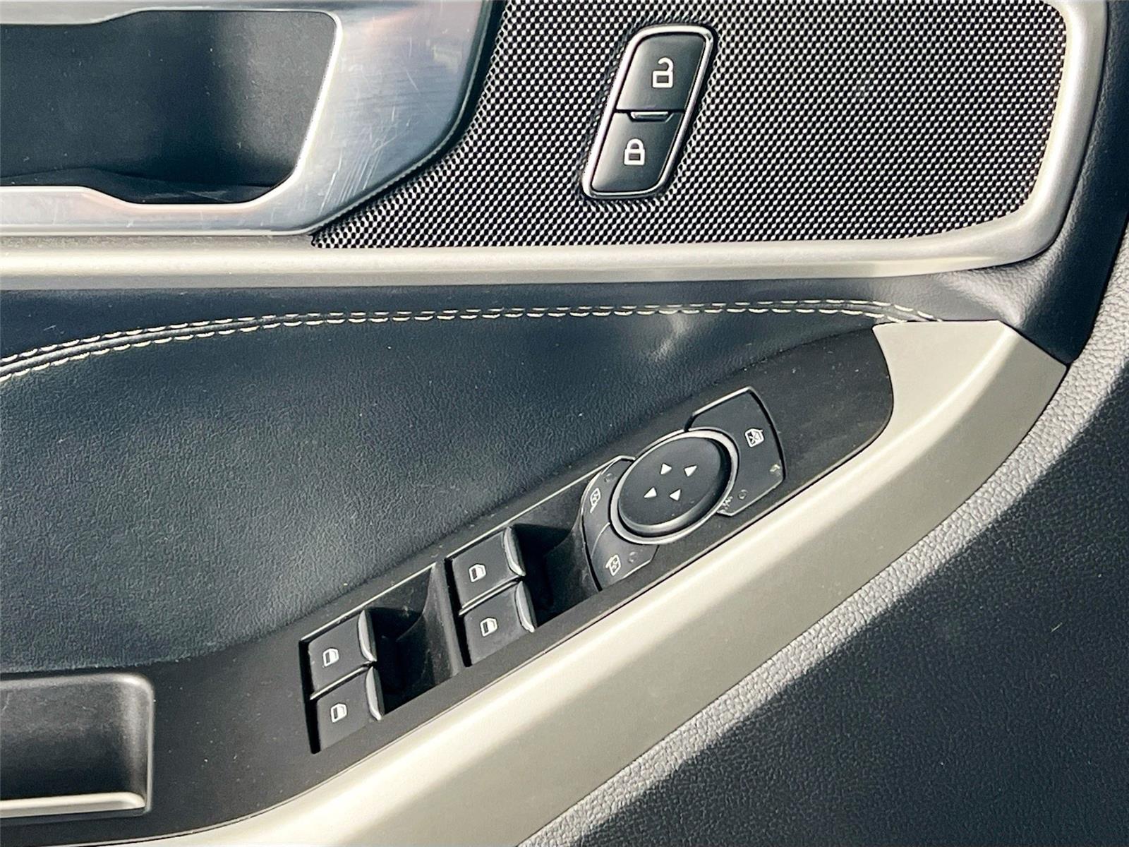 2022 Ford Explorer XLT - Photo 18