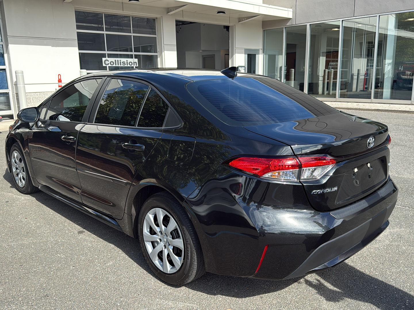2022 Toyota Corolla LE photo 4