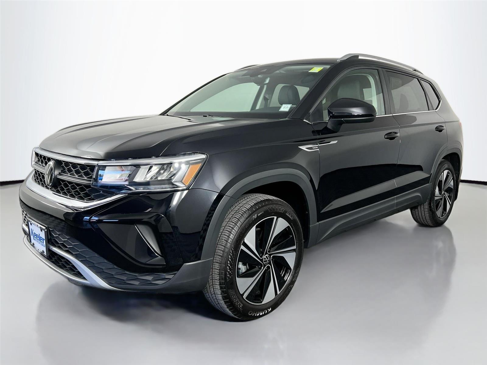 2024 Volkswagen Taos SE photo 2