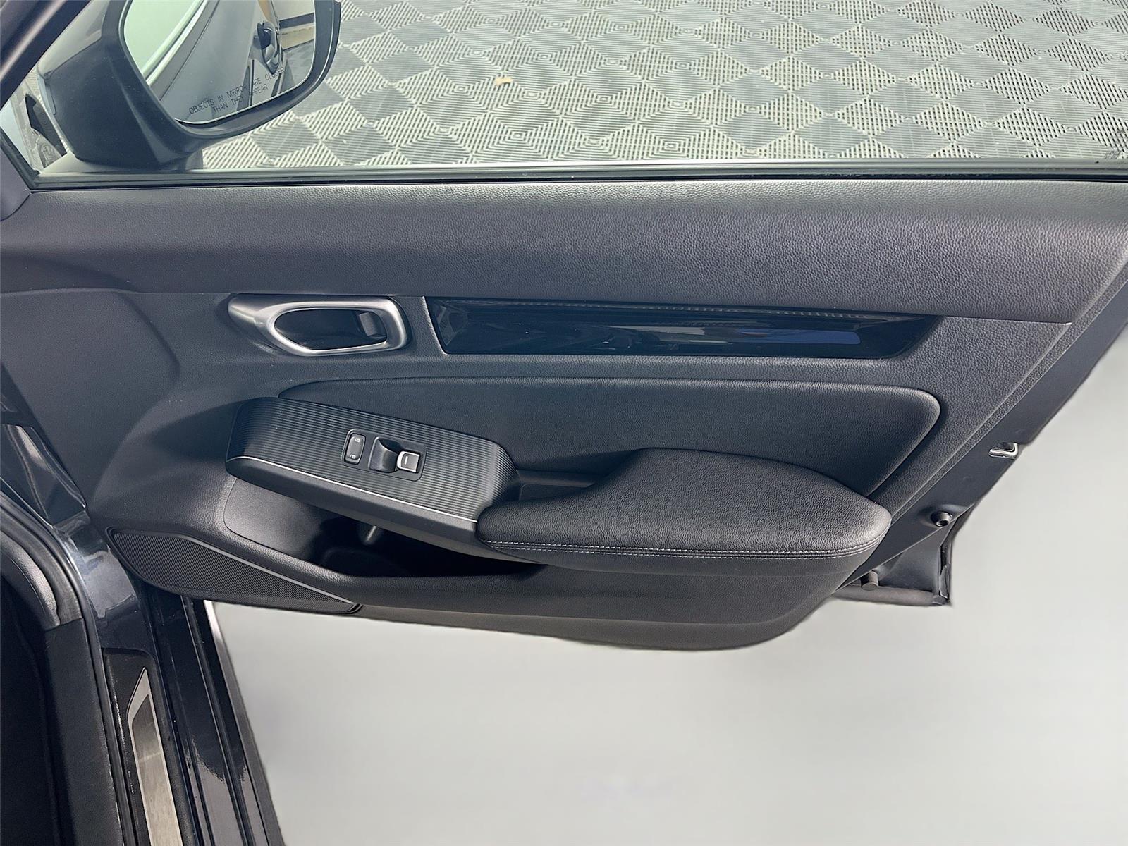 2023 Honda Civic Hatchback Sport Touring - Photo 30