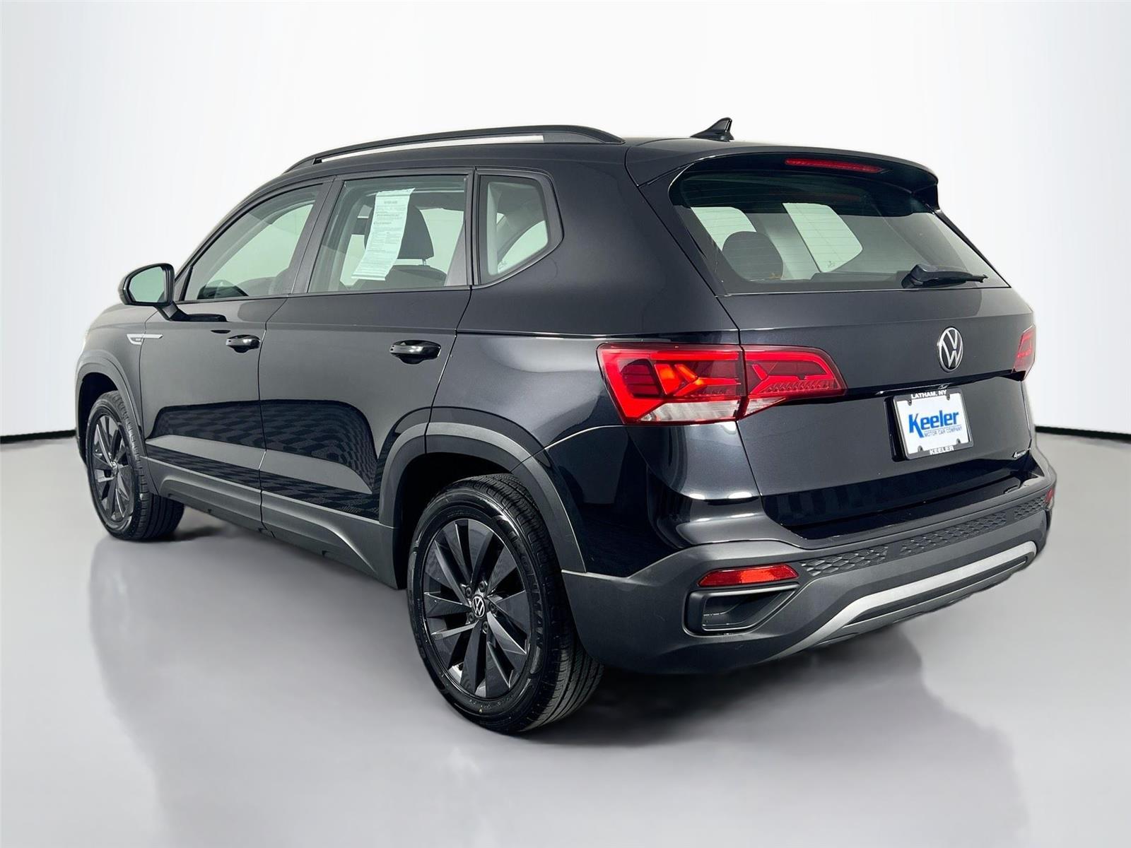 2022 Volkswagen Taos S photo 3