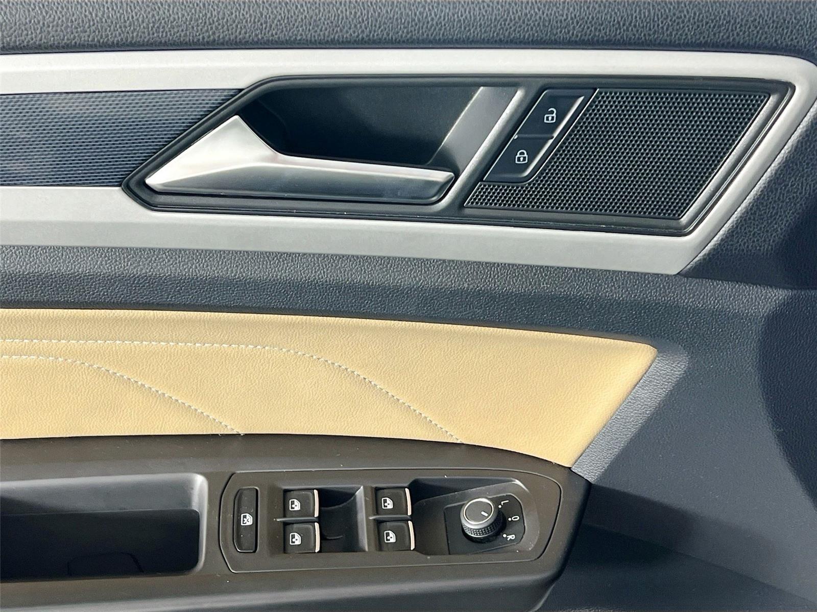 2022 Volkswagen Atlas Cross Sport SE w/Tech - Photo 18