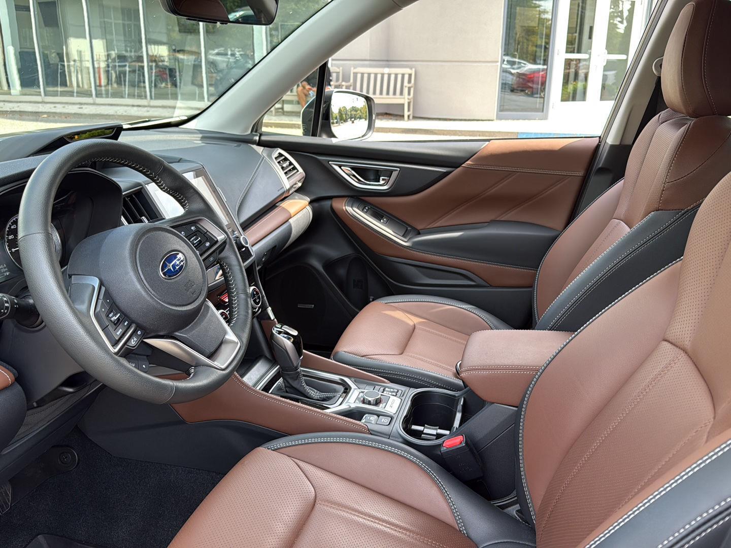 2023 Subaru Forester Touring photo 2