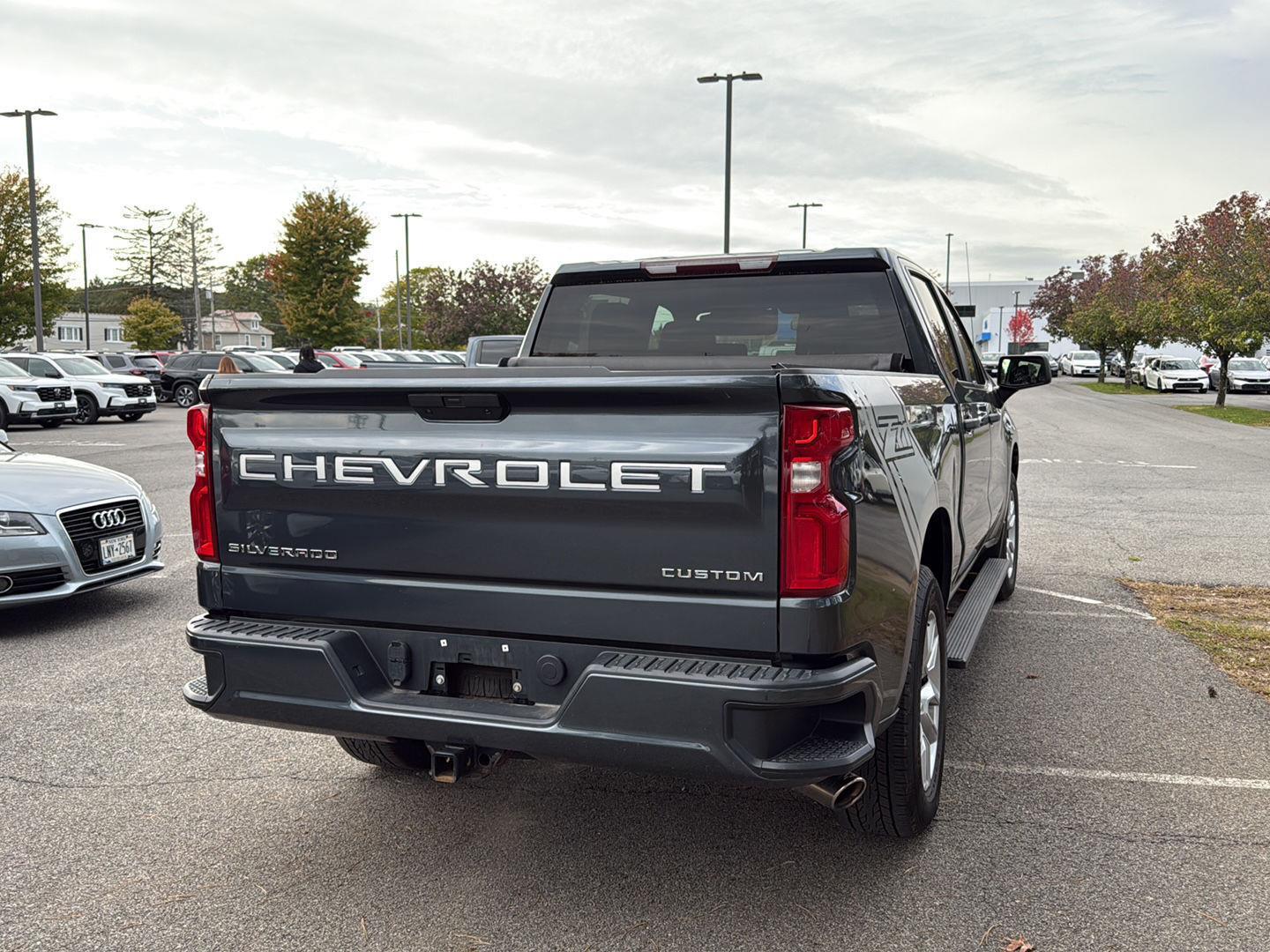 2020 Chevrolet Silverado 1500 Custom photo 2