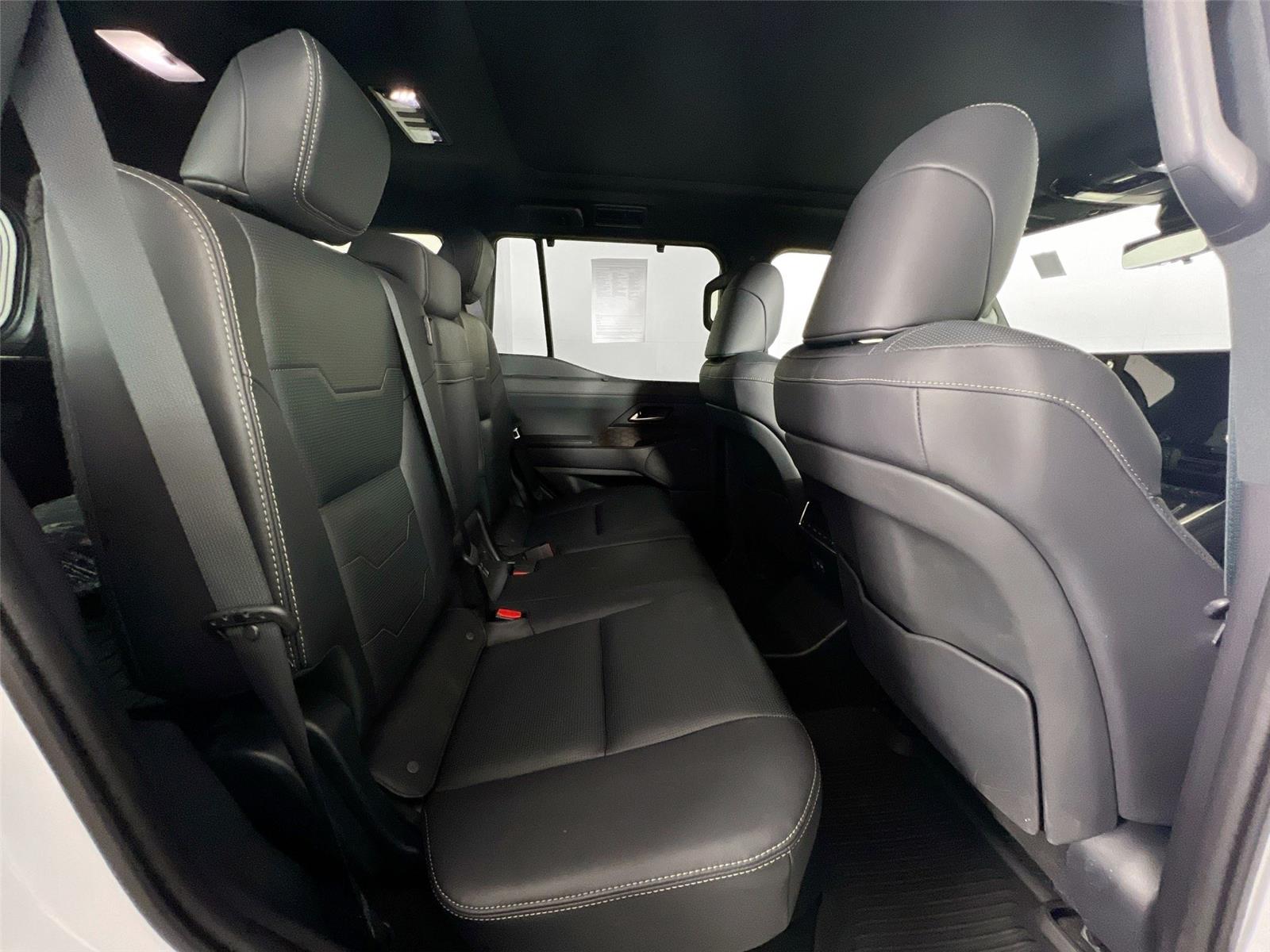 2025 Lexus GX Luxury - Photo 24